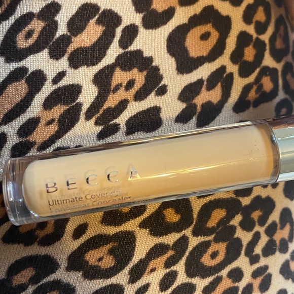BECCA COSMETICS Ultimate Coverage Longwear Concealer - Honey - 0.21 oz BNIB - Picture 4 of 4